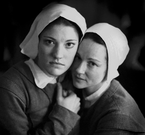 Laura Linney & Jennifer Carpenter - The Crucible, 2002 ©Rivka Katvan Laura Linney & Jennifer Carpenter - The Crucible, 2002 ©Rivka Katvan