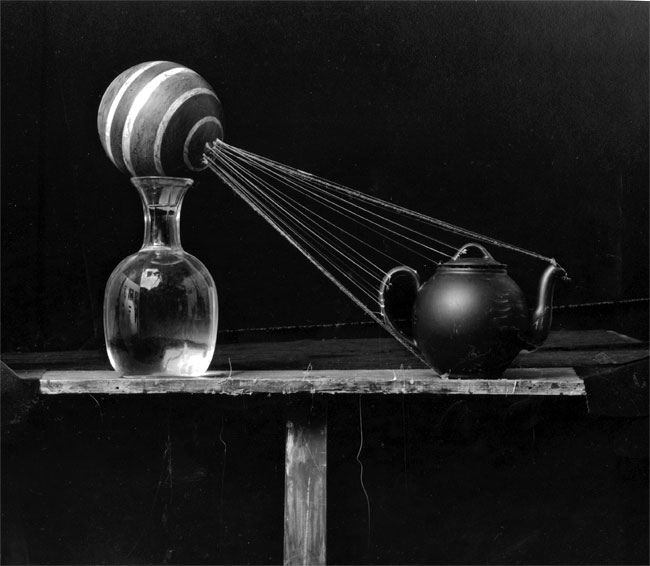 Teapot and Ball, 1986 ©Zeke Berman